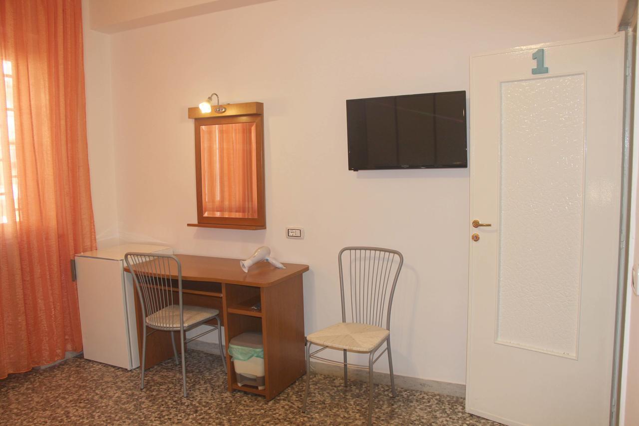 Bed and Breakfast I Due Baroni - Fronte Campus Bari Exterior foto